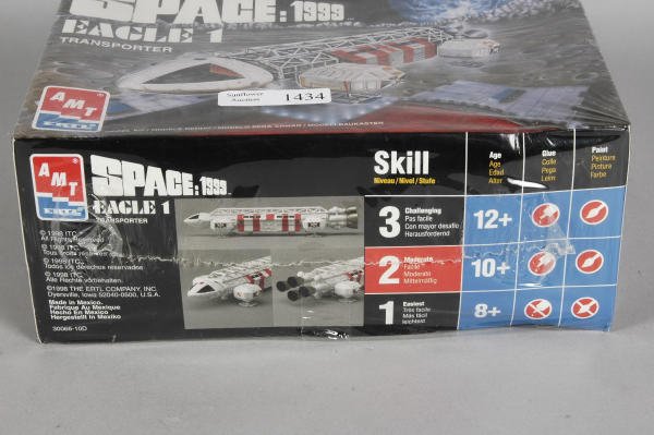 Space 1999 Eagle 1 and Alpha Moonbase AMT Models - 5