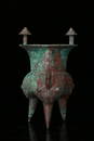 A BRONZE RITUAL TRIPOD FOOD VESSEL.ANTIQUE