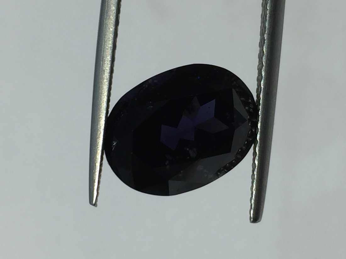 Blue Spinal Oval Shape  5.20 Cts (1 of 4)