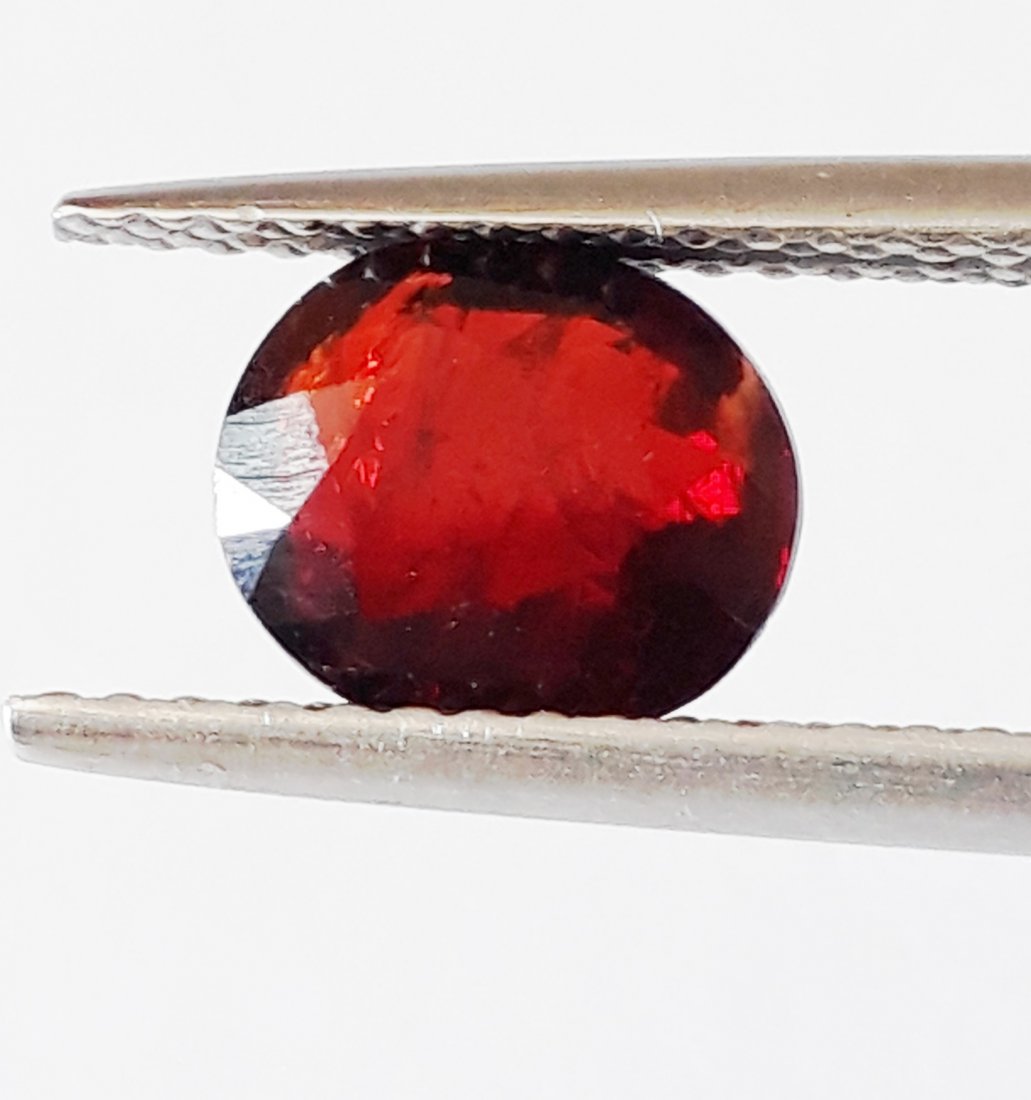 Natural Red Spinel - Oval Shape- 1.82 ct (1 of 4)