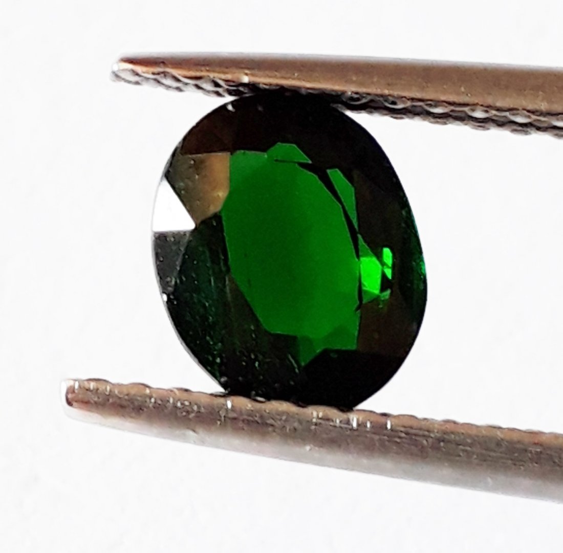 Natural Tsavorite Green Garnet - 1.12 ct. (1 of 4)
