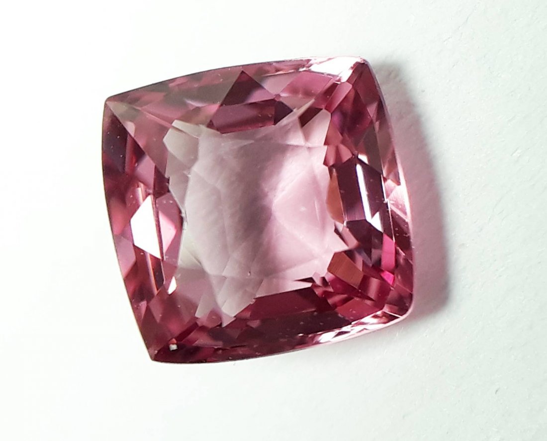 Natural Spinel with GGT Certificate - 0.78 ct. (1 of 6)