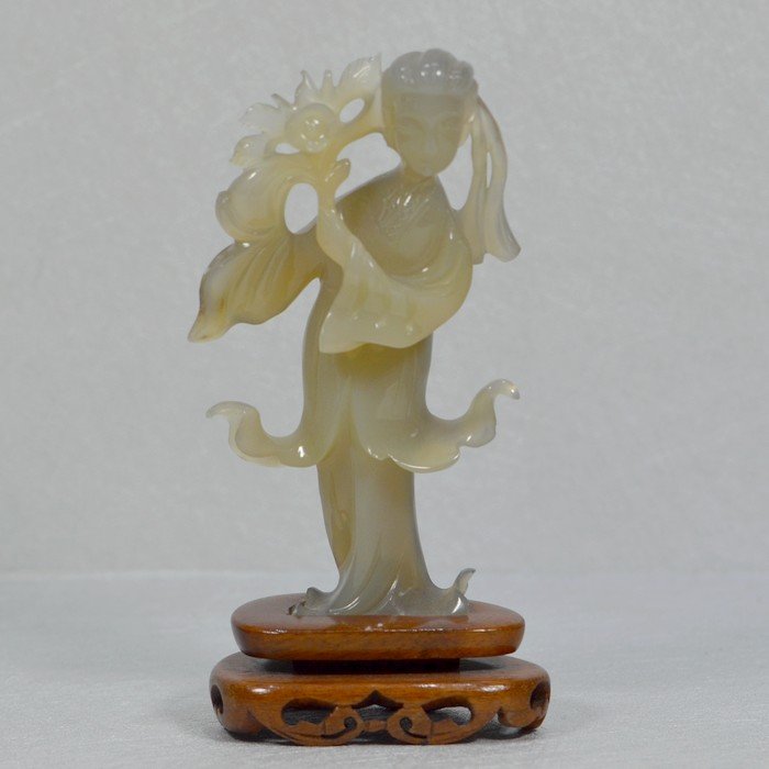 Fine Old Chinese Agate Figure Carving (1 of 10)