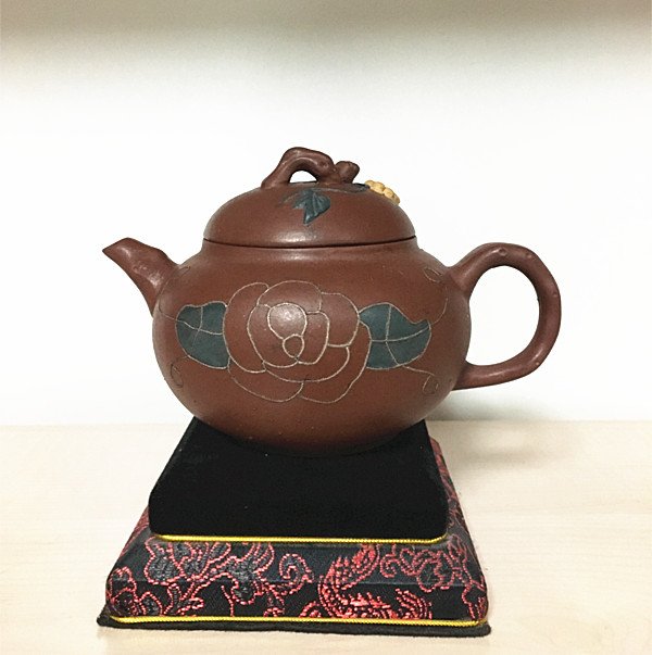 Fine Old Chinese Yixing Teapot (1 of 8)