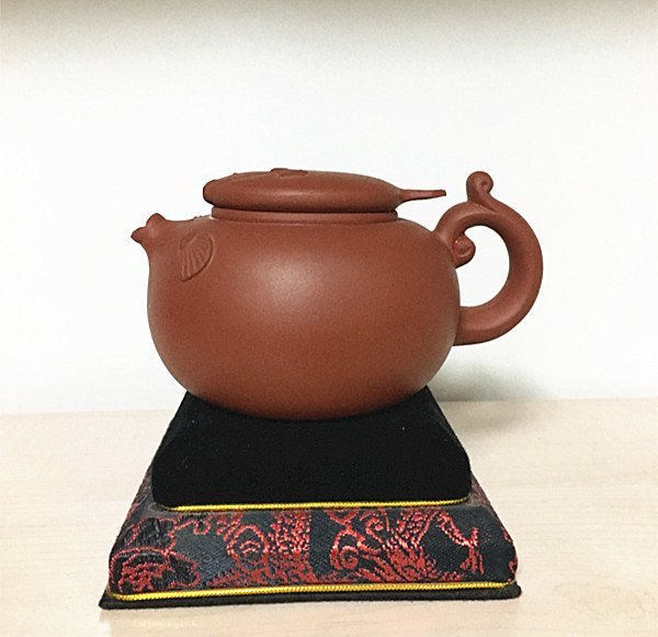 Fine Old Chinese Yixing Teapot (1 of 8)
