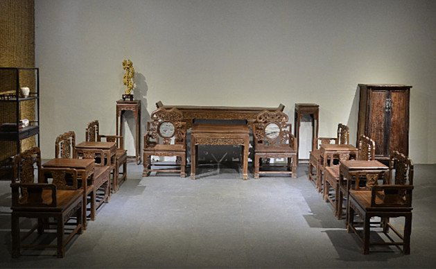 A Set of Old Chinese Rose Wood Hall Furniture: A Set of Old Chinese Rose Wood Receiving Hall Furniture including a total of 16 furniture pieces , 8 arm chairs , 5 tea tables , 1 alter table , and two planters ,all in good condition ,