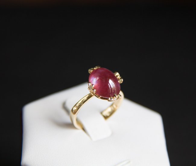 Gold ring with 7.16 ct natural ruby and diamonds (1 of 7)