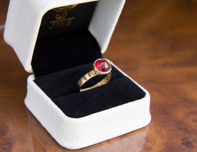 Gold ring with 2.68 ct natural ruby (1 of 7)