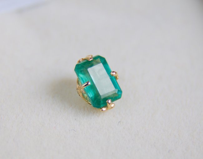1.33 ct. emerald gold pendant (1 of 6)