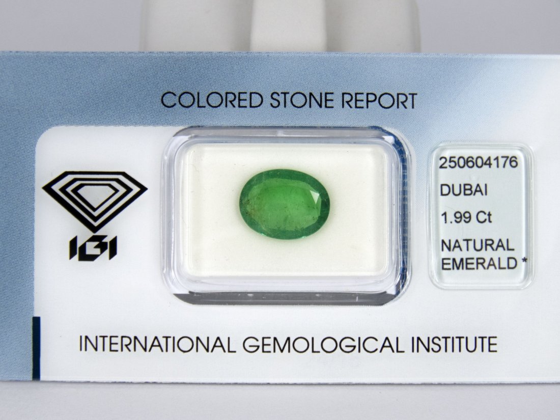 1.99 ct. emerald. IGI certified. (1 of 10)