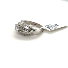 Ladies Platinum & Diamond Ring