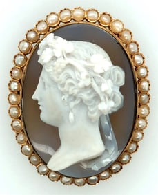 Victorian French 18K Yellow Gold High Relief Agate