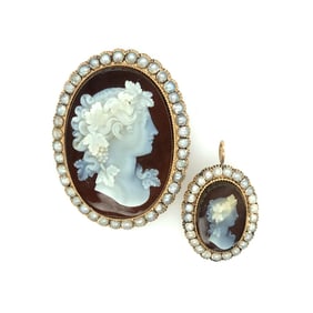 lot of 2 14k. Yellow gold Victorian Onyx cameo brooch