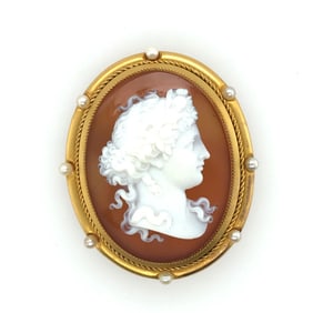 14k Yellow Gold aget cameo brooch.
