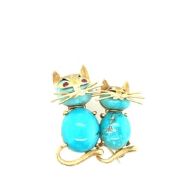 18K Yellow Gold double cat persian tourquise brooch.