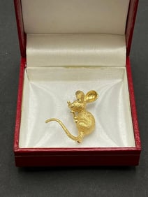 14K Yellow Gold Mouse Pin.