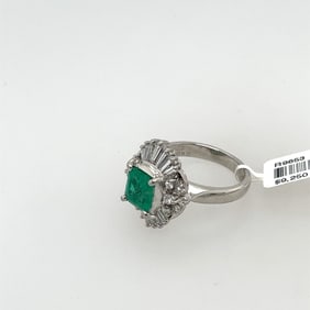 Ladies Platinum Diamond & Colombian Emerald Ring.