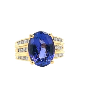 Tanzanite and diamond ring