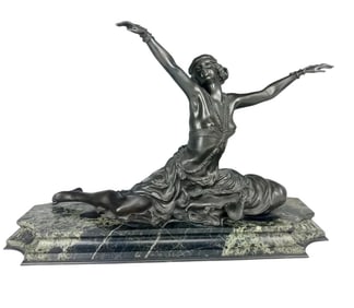 A LARGE BRONZE SCULPTURE COLINET