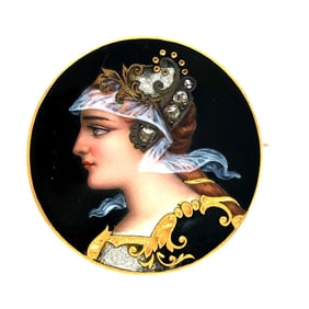 18 K yellow gold swiss enamel pin
