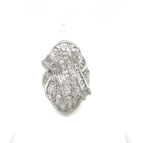 Ladies Platinum Diamond Ring