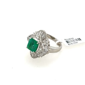 Ladies Platinum, Colombian Emerald & Diamond Ring