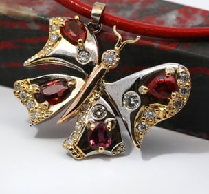 Hand Made 14K Yellow / White gold, Natural Colored Sapphire, Natural Diamonds Necklace