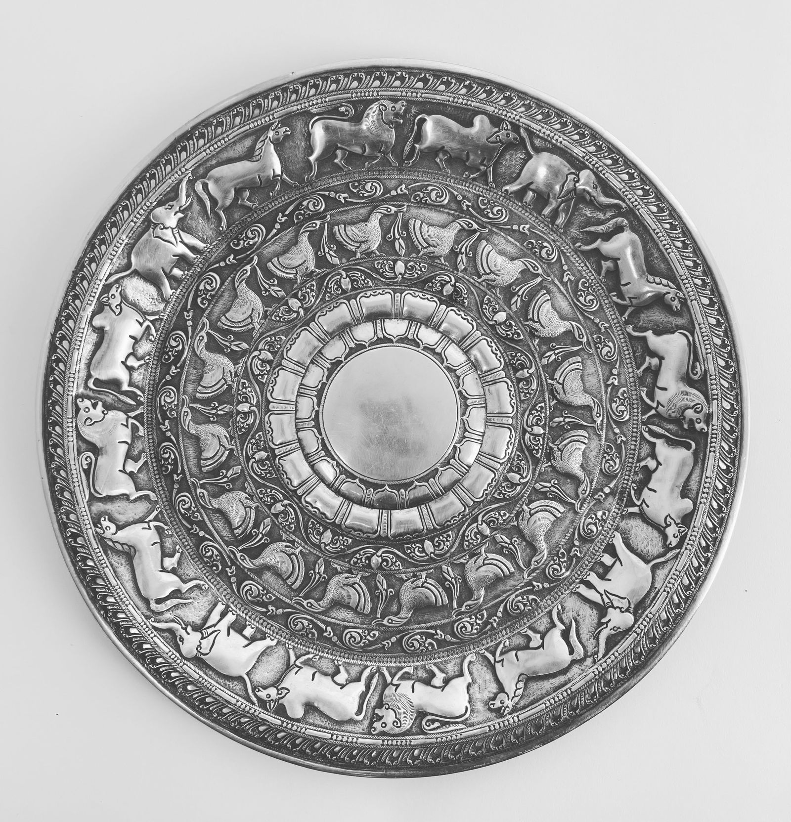 An Indian Silver Hand Made Chisiled Decorative Plate. India, 20th Century (1 of 7)