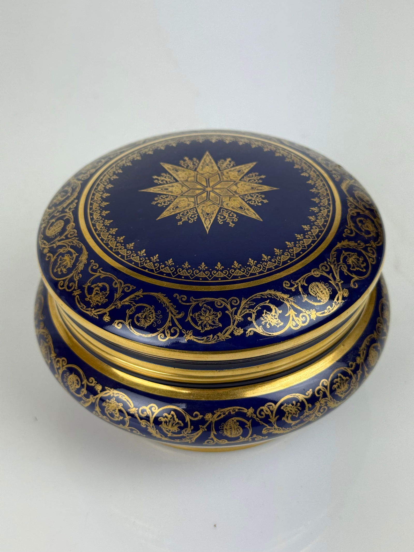 Limoges Gilded Blue Ground Porcelain Bowl & Cover (1 of 4)