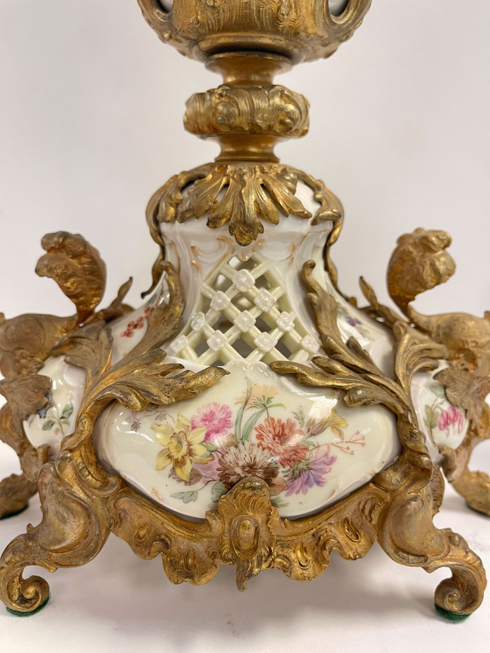 19th C. Ormolu Mounted Berlin KPM Porcelain Clock Set - 5