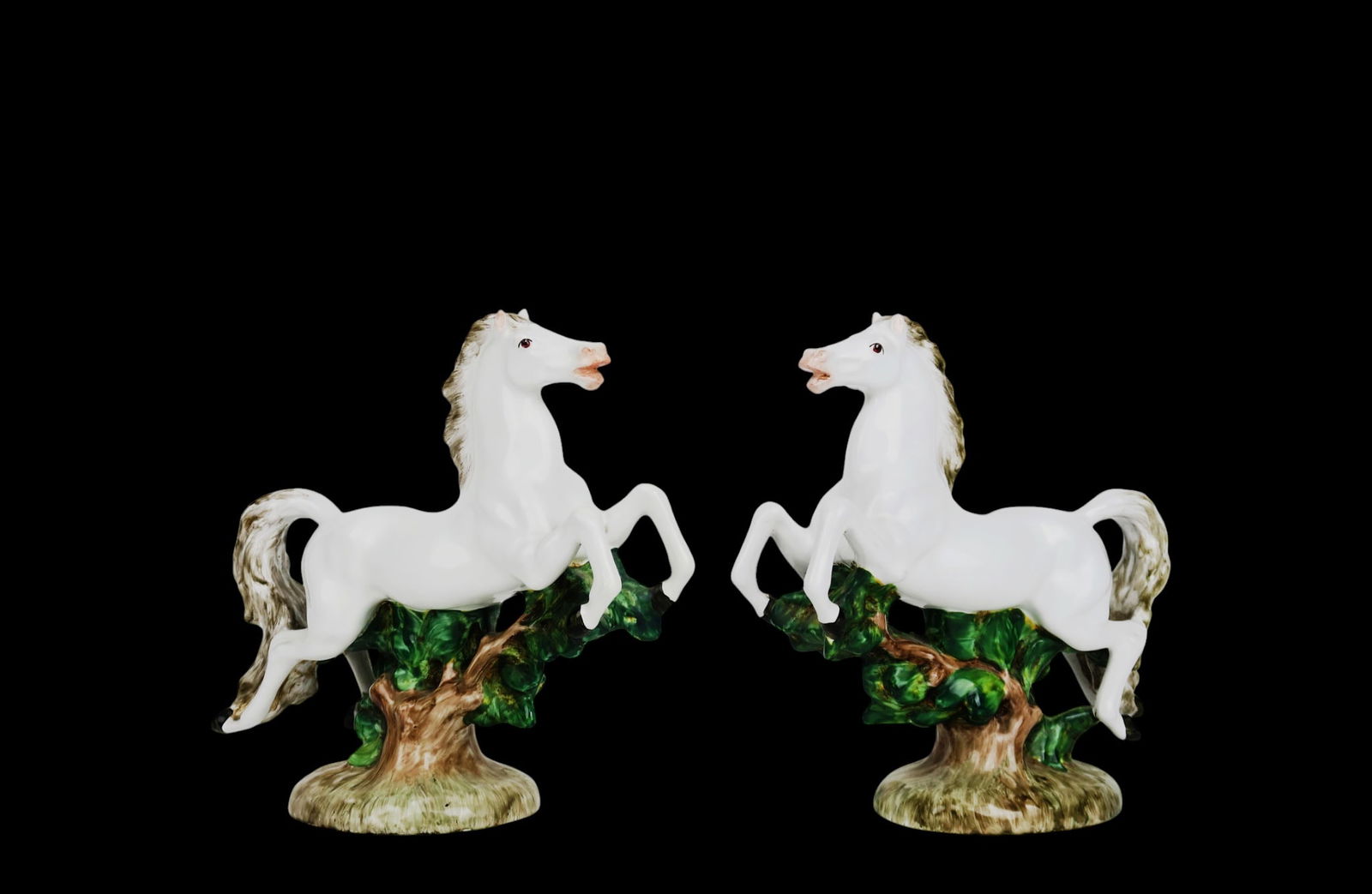 20th Century Pair of Italian Porcelain Figure Of Horses (1 of 9)