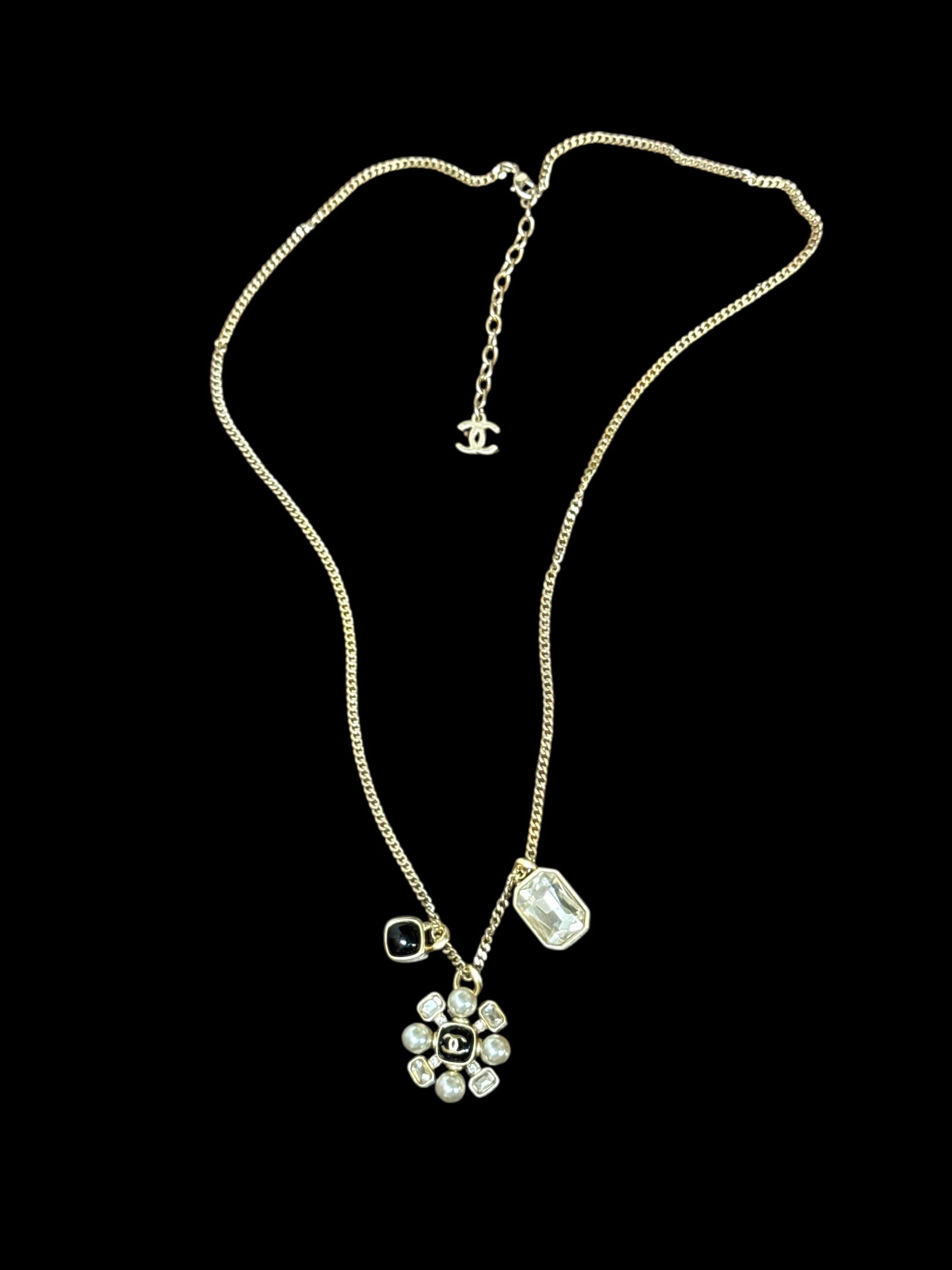 An Authentic 18k Gold Plated Enamel & Pearl Chanel Necklace: An Authentic 18k Gold Plated Enamel & Pearl Chanel Necklace. Stamped Chanel Necklace On The Clasp.