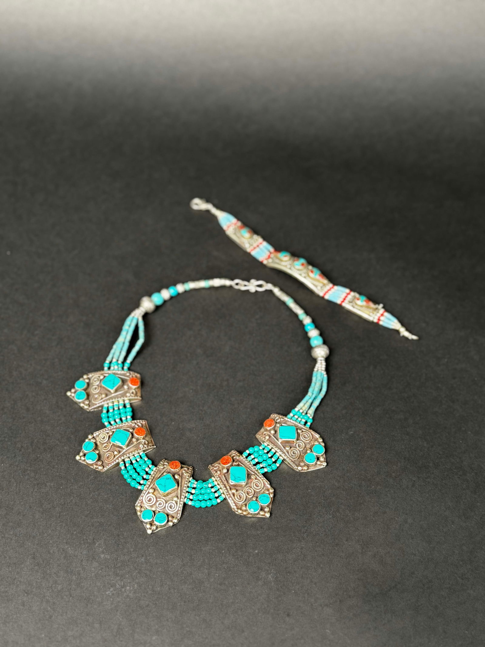 20th Century Silver Suit: 20th Century Silver Suit. Necklace: 18" Bracelet: 8"