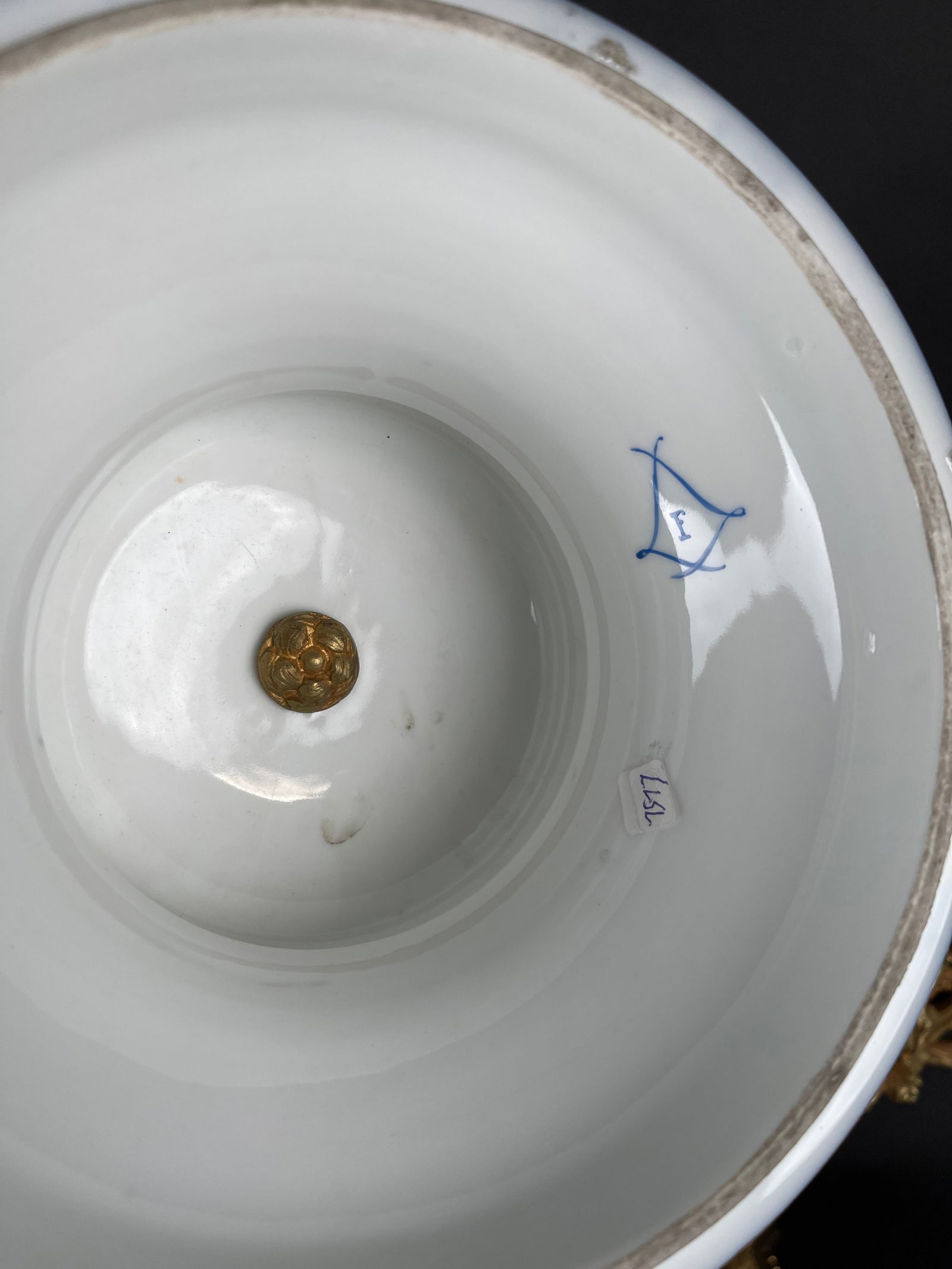 19th Century Pair Of French Ormolu Sevres Porcelain Urns - 10