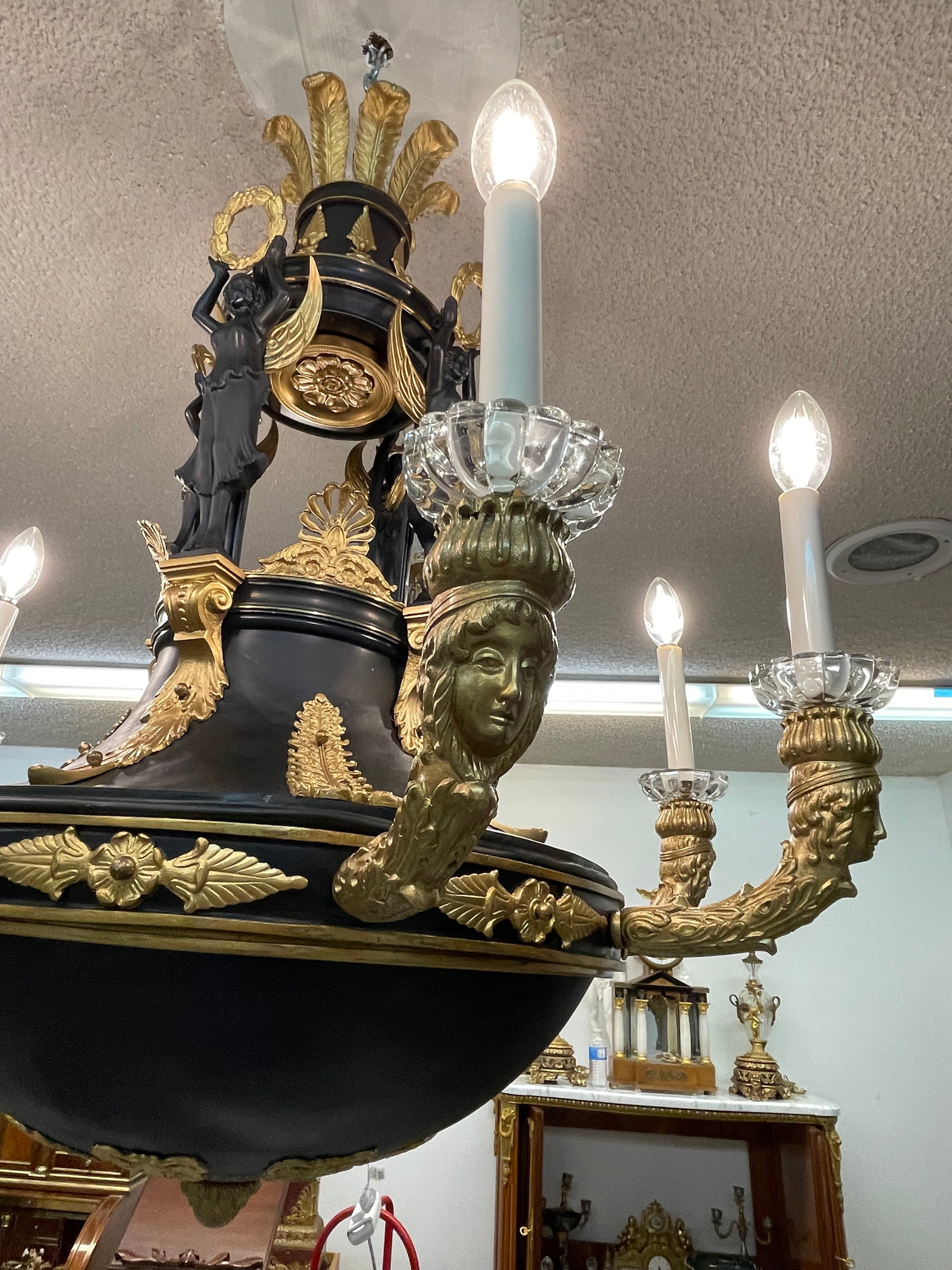 19th Century French Gilt & Patinated Bronze Eight Lights Chandelier - 12