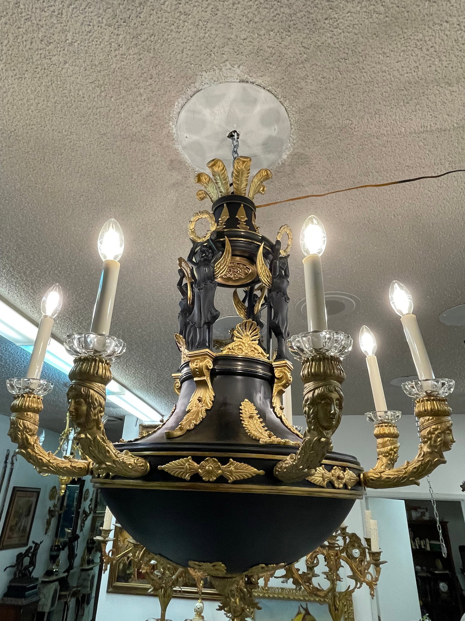 19th Century French Gilt & Patinated Bronze Eight Lights Chandelier - 8