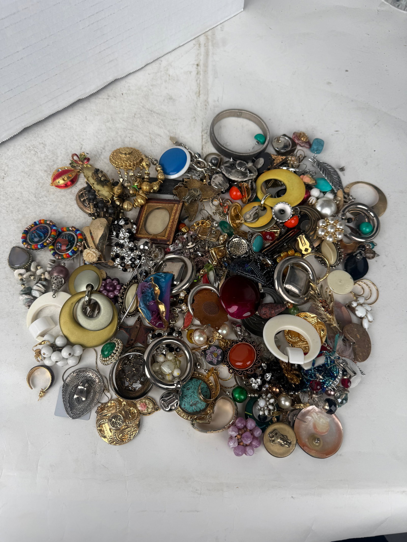 Lot Of Custom Jewelry: Lot Of Custom Jewelry