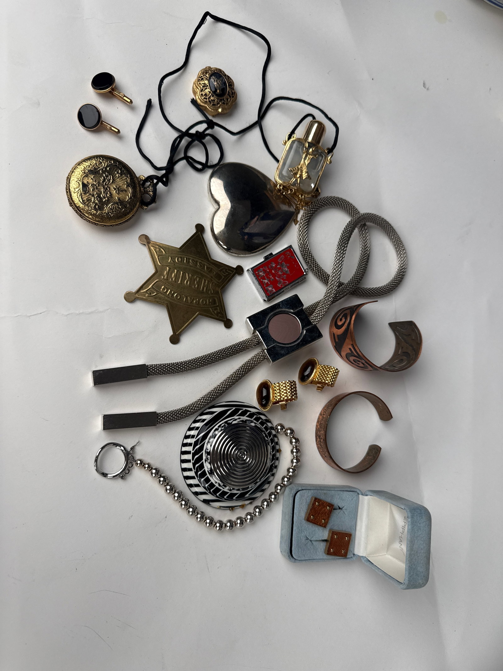 Lot Of Custom Jewelry: Lot Of Custom Jewelry