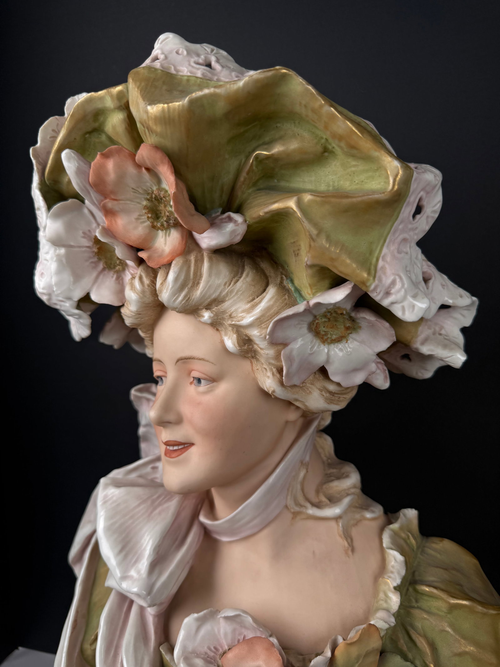 A Royal Dux Porcelain Bust - 2