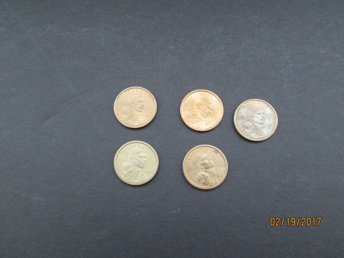 Sacagawea dollars: A lot of five Sacagawea one dollar coins, minted in Philadelphia in 2000