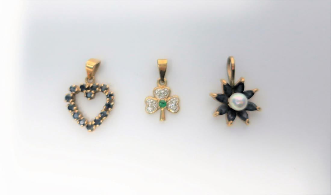 Jewelry. Three vintage charms. 14kt Gold, Sapphire, (1 of 2)