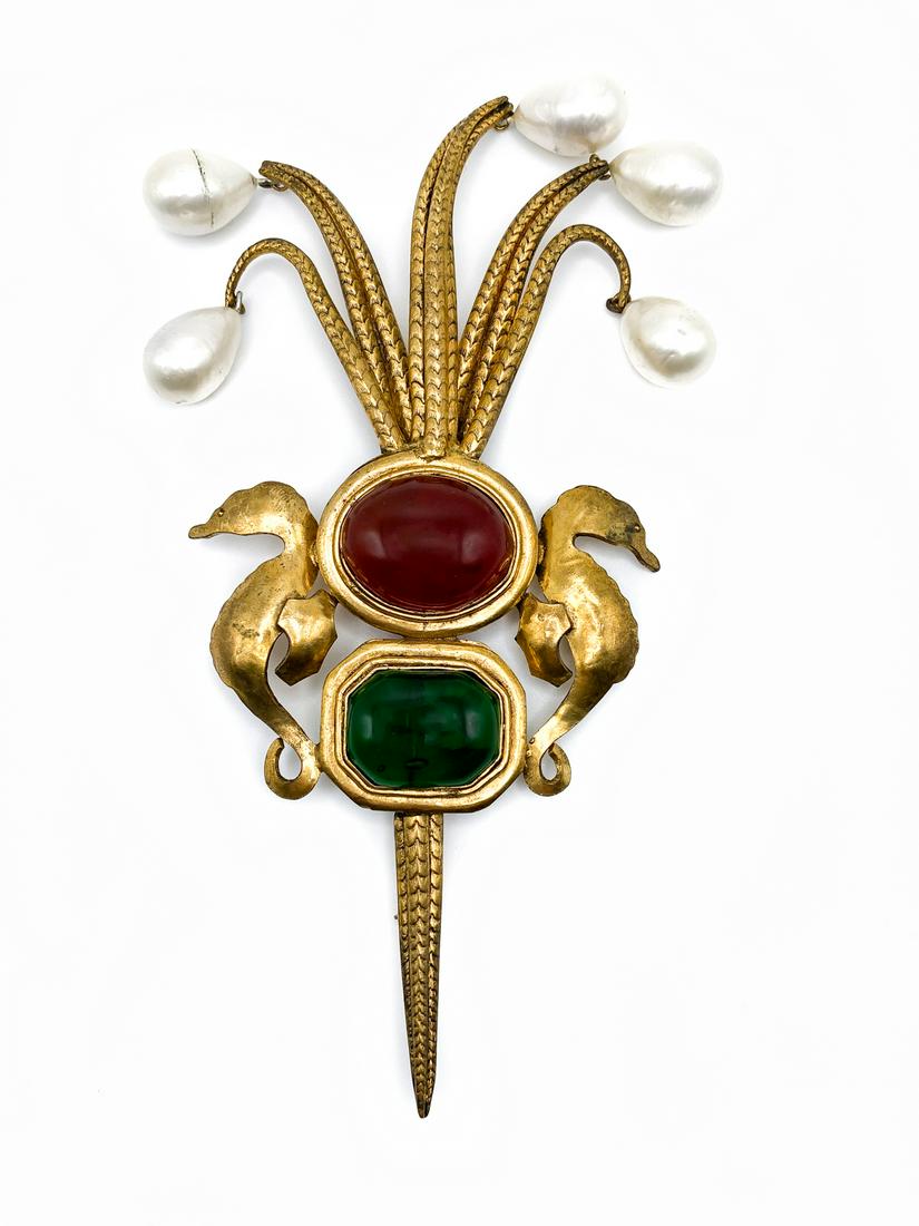 Chanel Important oversize brooch. Signed (1 of 2)