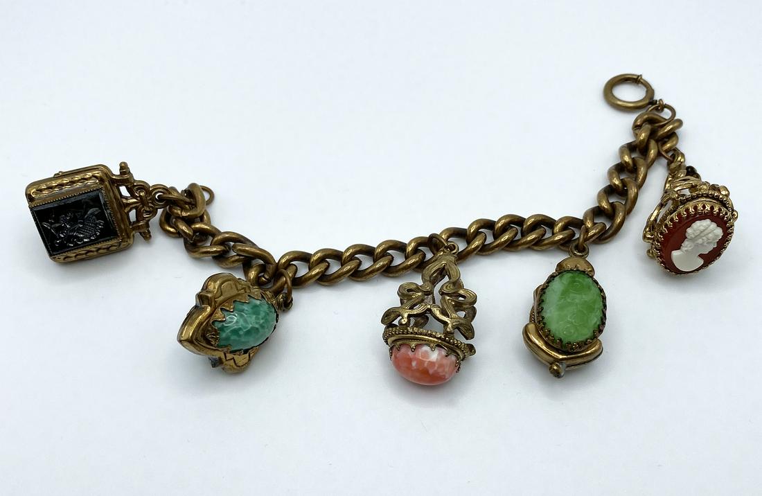 Vintage Charms Bracelet (1 of 2)