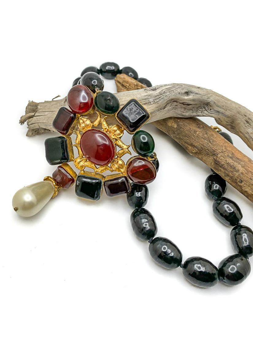 Chanel. Gripoix glass necklace and drop pearl. (1 of 2)