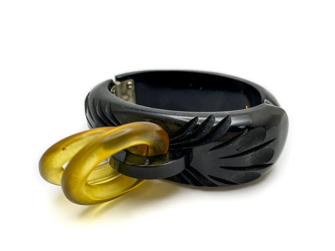 Vintage Bakelite carved cuff (1 of 2)