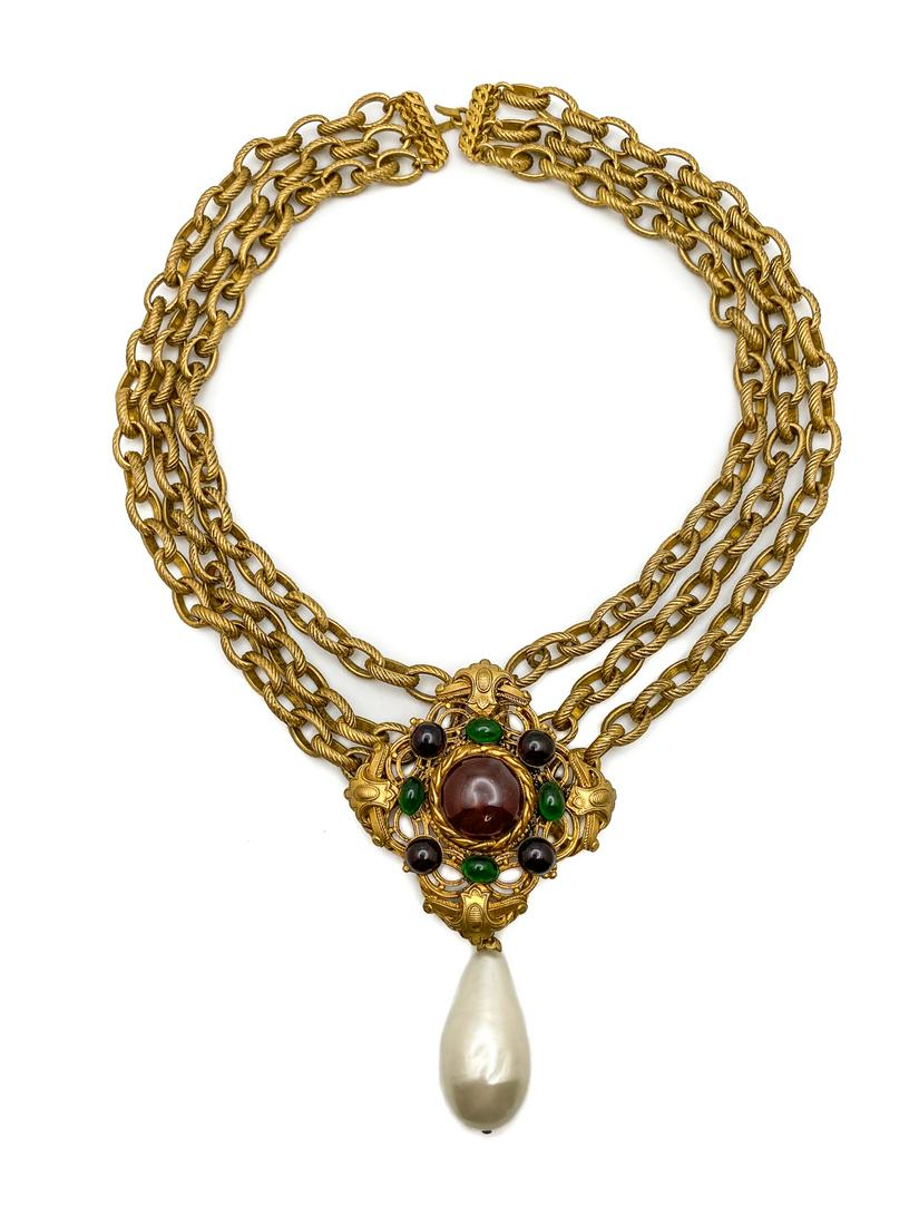 Chanel Collar Necklace. (1 of 3)