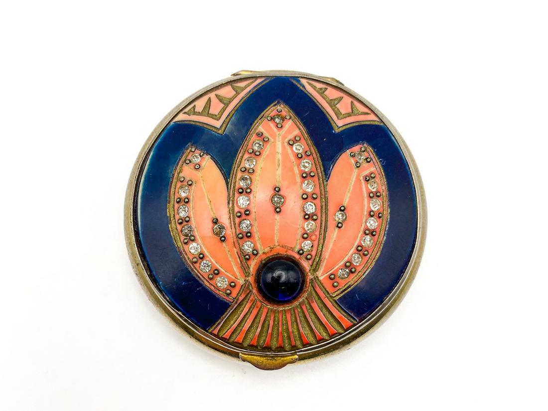 Vintage French Compact. (1 of 3)