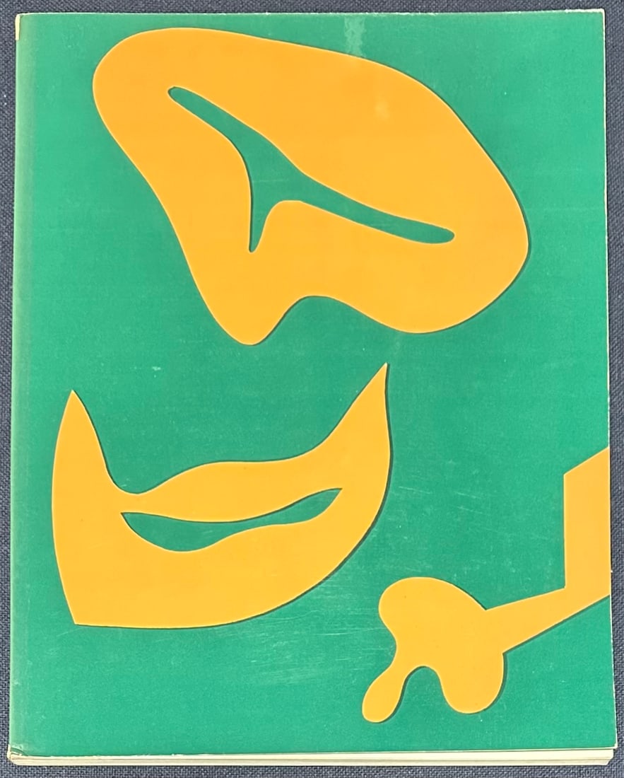 XXe si?cle 19, 1962. Jean Arp.: Nouvelle Series Xxe Siecle 19. Tournants Decisifs. XXIV Annee. Cahiers d?art , Paris 1962. French Art Review directed by Gualtieri di San Lazzaro. Pictorial cover by Jean Arp. This number includes one