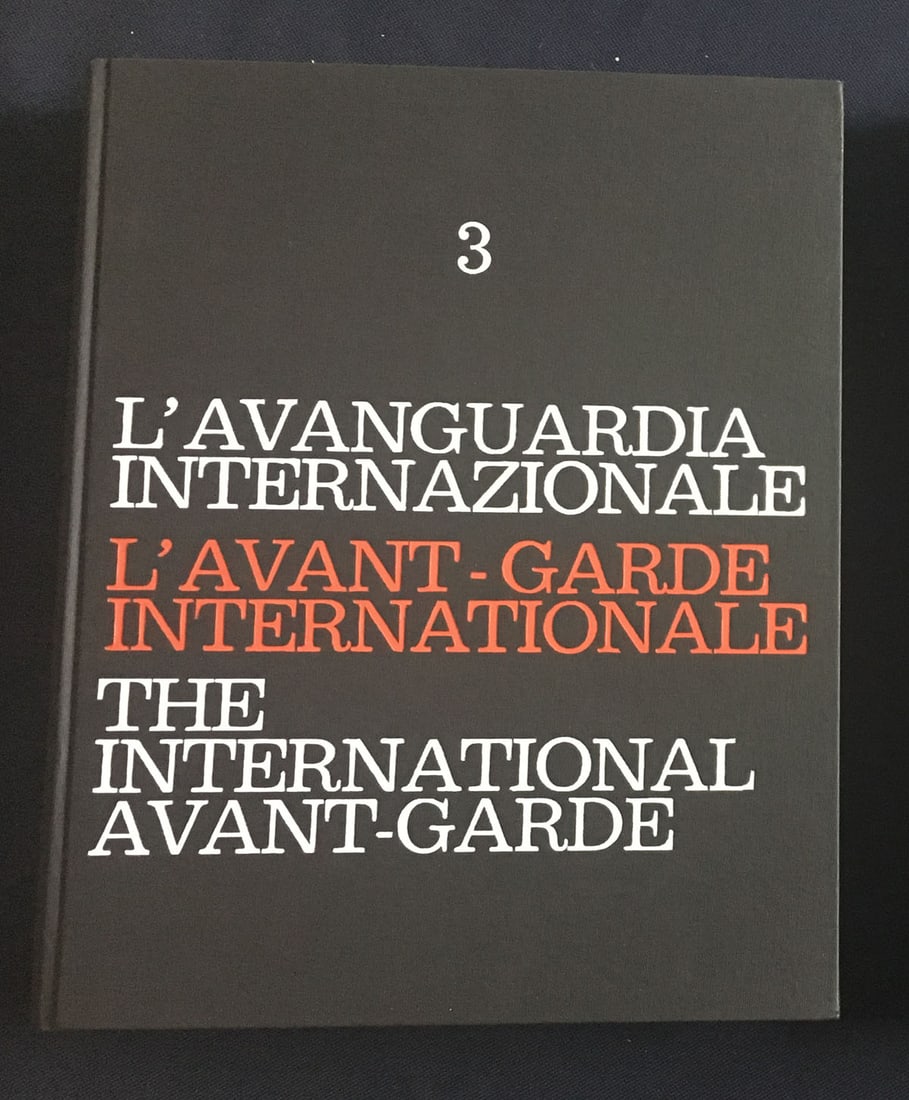 The International Avant-Garde 3, 1962. With 20 signed etchings by various artists. Pomodoro,: Russoli, Franco. Galleria Schwartz, Milano 1962. Third Volume of the series: The International Avant-Garde, includes twenty original etchings chosen by Tristan Sauvage, editor of the series, for this