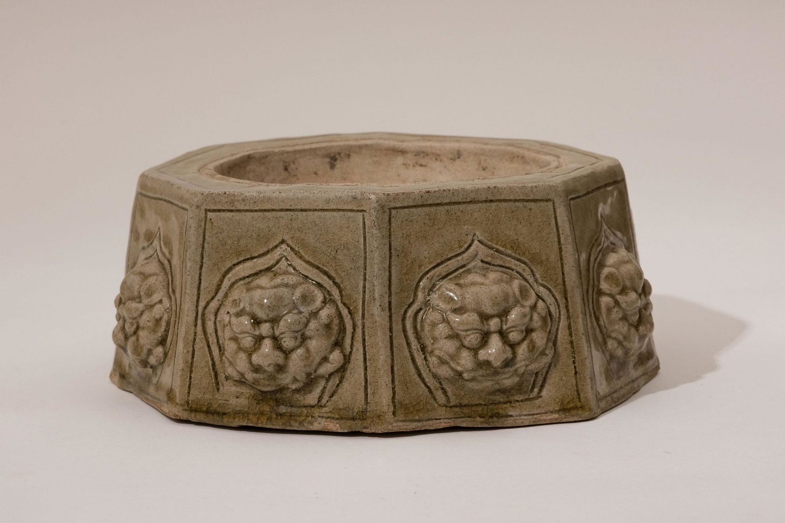 An Yue Ware Mystical Beats Octagonal Inkstone: An Yue Ware Mystical Beats Octagonal Inkstone. H: 3 in. (7.5 cm) W: 7.3 in. (18.5 cm)